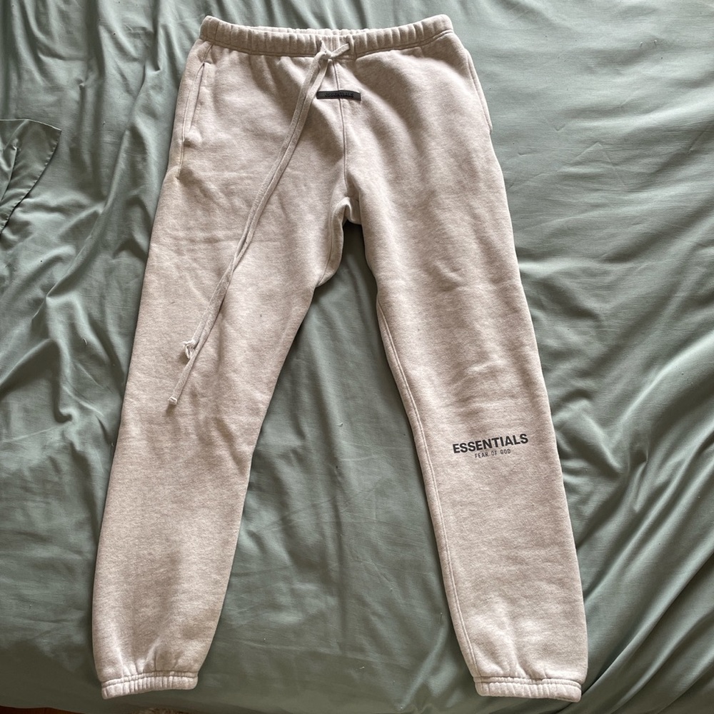 Fear of God Essentials Sweatpants Light Oatmeal SS22